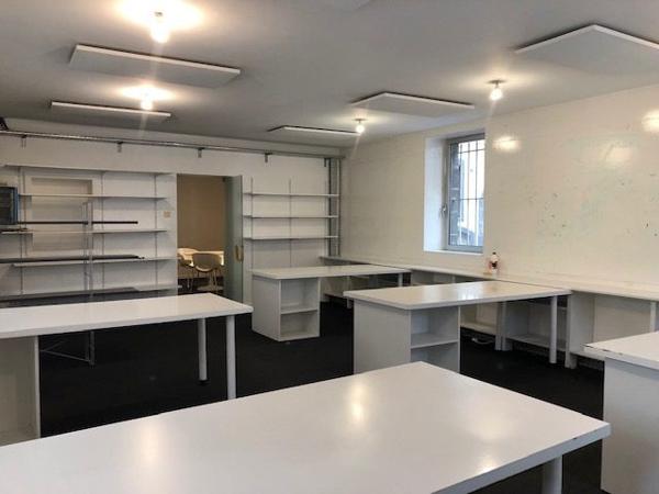 Local professionnel - Place Delille
