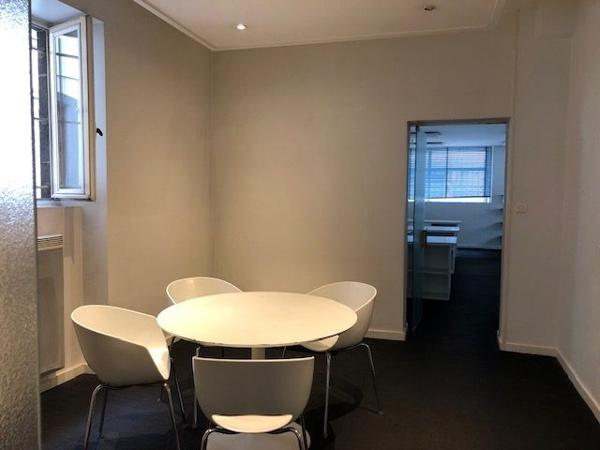 Local professionnel - Place Delille