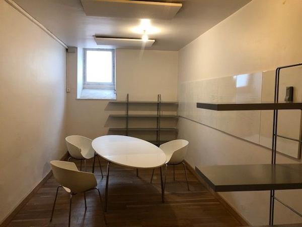 Local professionnel - Place Delille