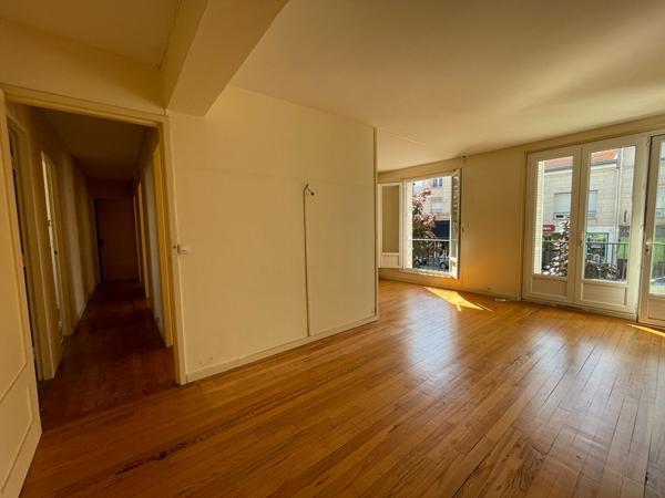 ROYAN / coeur de ville Royan