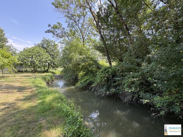 Maison de plain-pied 120 m² – 3 chambres – Terrain 1 500 m² – 3 garages – Marans