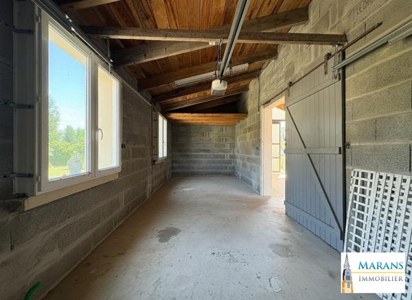 Maison de plain-pied 120 m² – 3 chambres – Terrain 1 500 m² – 3 garages – Marans