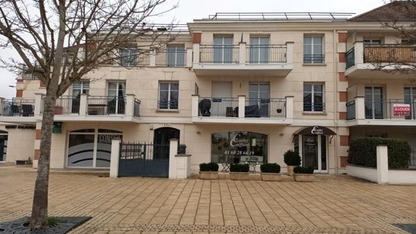 Parking en sous-sol 12 m2 - Ozoir La Ferrière - OZOIR LA FERRIERE