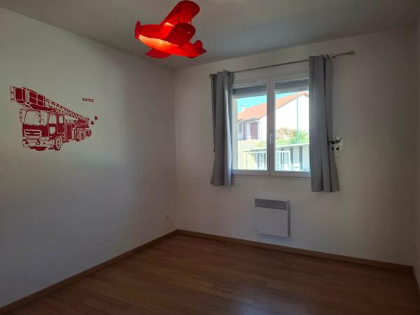 Superbe Villa 4 Chambres avec Vue Montagne et Calme Assuré!