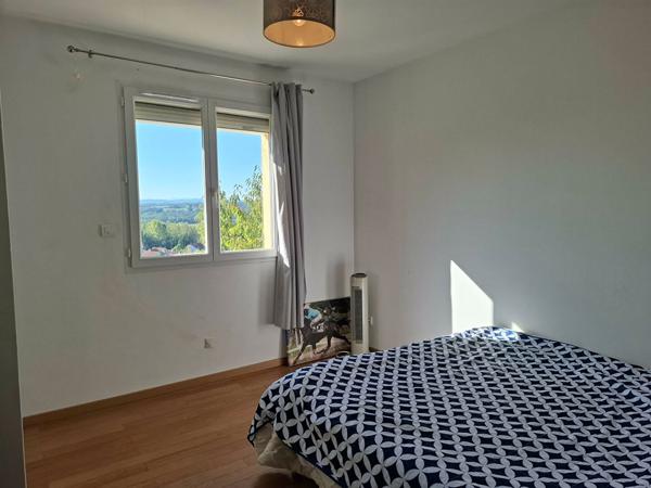 Superbe Villa 4 Chambres avec Vue Montagne et Calme Assuré!