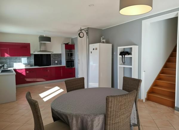 Superbe Villa 4 Chambres avec Vue Montagne et Calme Assuré!