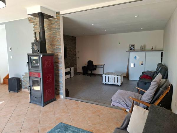 Superbe Villa 4 Chambres avec Vue Montagne et Calme Assuré!