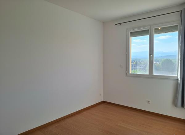 Superbe Villa 4 Chambres avec Vue Montagne et Calme Assuré!
