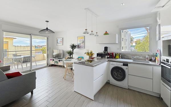 Appartement à vendre    3 pièces • 48 m2 Saint-Raphaël