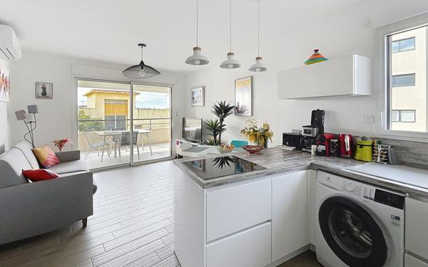 Appartement à vendre    3 pièces • 48 m2 Saint-Raphaël