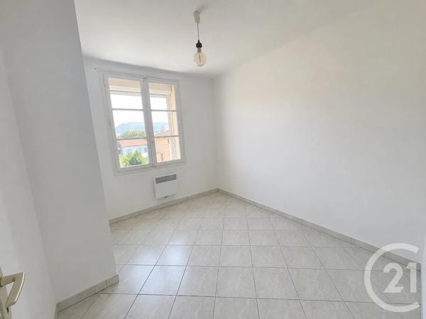 Appartement F5 à vendre  5 pièces - 77,50 m 2   LA SEYNE SUR MER  - 83