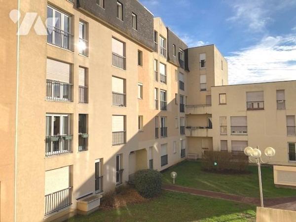 ROUEN Gauche (Entre l'Europe et St Sever) Appartement T3 (70 m²) au premier étage