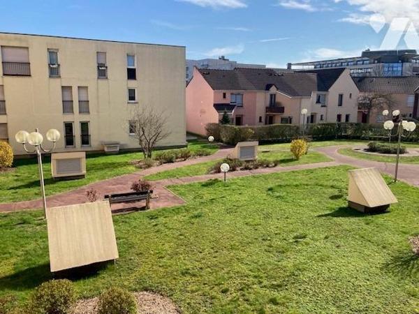ROUEN Gauche (Entre l'Europe et St Sever) Appartement T3 (70 m²) au premier étage