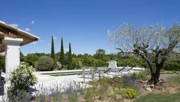 Cabrières-d'Avignon (84220) PROPRIETE 572 M2