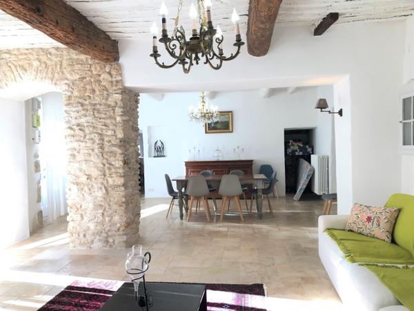 Cabrières-d'Avignon (84220) PROPRIETE 572 M2