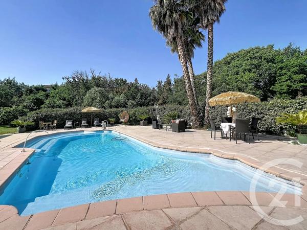 Maison à vendre  8 pièces - 264,15 m 2   ROQUEBRUNE SUR ARGENS  - 83