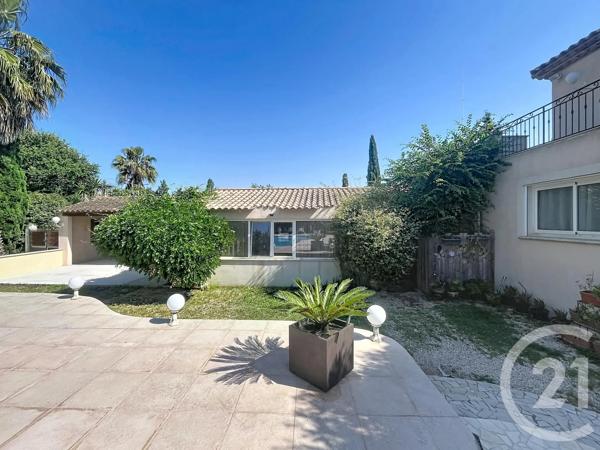 Maison à vendre  8 pièces - 264,15 m 2   ROQUEBRUNE SUR ARGENS  - 83