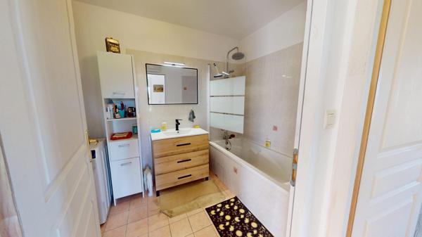 Trés Beau Pavillon De Plain Pied, 3 Chambres avec Garage .