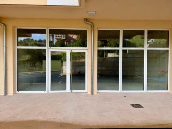 Location / Local Commercial