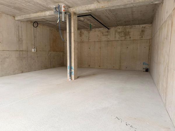 Location / Local Commercial