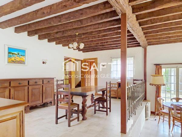 Entre authenticité et potentiel, une maison à réinventer dans un cadre idéal !