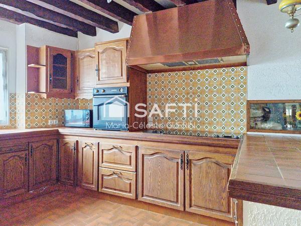 Entre authenticité et potentiel, une maison à réinventer dans un cadre idéal !