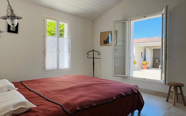 Maison à vendre    9 pièces •  Le Bois-Plage-en-Ré