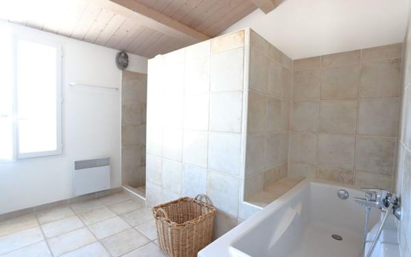 Maison à vendre    9 pièces •  Le Bois-Plage-en-Ré