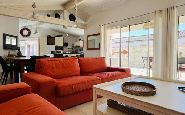 Maison à vendre    9 pièces •  Le Bois-Plage-en-Ré