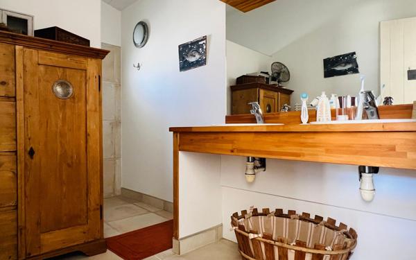 Maison à vendre    9 pièces •  Le Bois-Plage-en-Ré