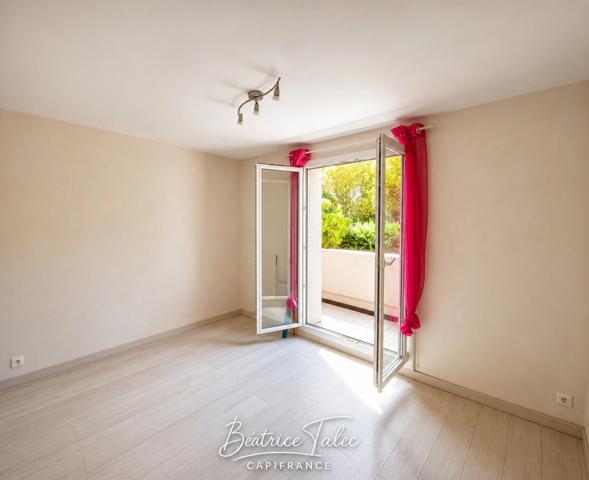 Appartement T3 73m2 - Terrasse plein sud - CALME et Lumière Le Beausset, var, provence,