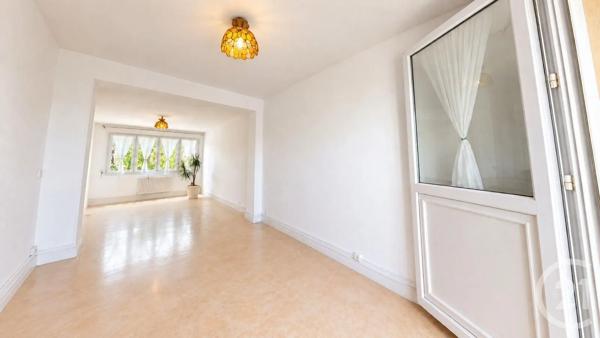 Appartement F4 à vendre  4 pièces - 68 m 2   AUBERVILLIERS  - 93