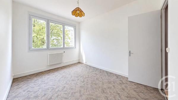 Appartement F4 à vendre  4 pièces - 68 m 2   AUBERVILLIERS  - 93