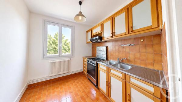 Appartement F4 à vendre  4 pièces - 68 m 2   AUBERVILLIERS  - 93