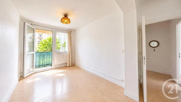 Appartement F4 à vendre  4 pièces - 68 m 2   AUBERVILLIERS  - 93