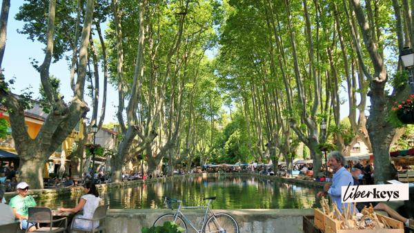 Charmante Maison de village de 71 m² avec jardin située au cœur de Cucuron
