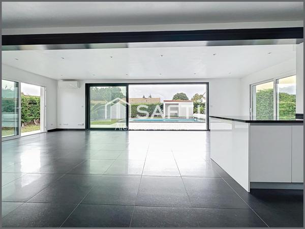 Plain-pied avec piscine et pièce de vie de 65 m²