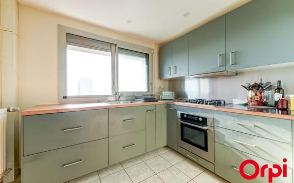 Appartement à vendre    4 pièces • 82,43 m2 Vénissieux