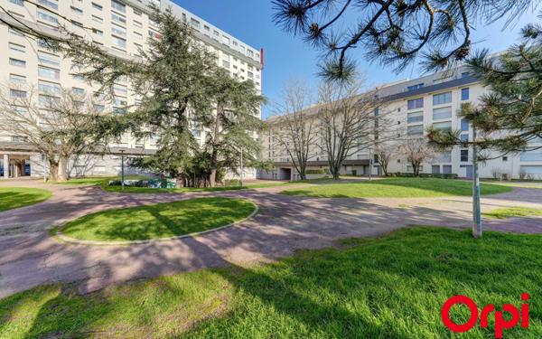 Appartement à vendre    4 pièces • 82,43 m2 Vénissieux