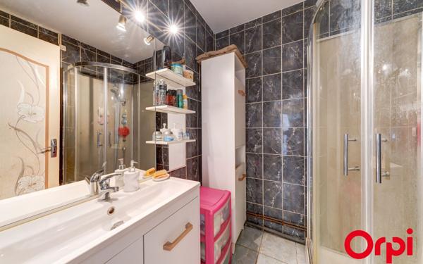 Appartement à vendre    4 pièces • 82,43 m2 Vénissieux