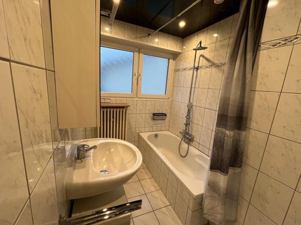 immeuble avec local commercial et appartement