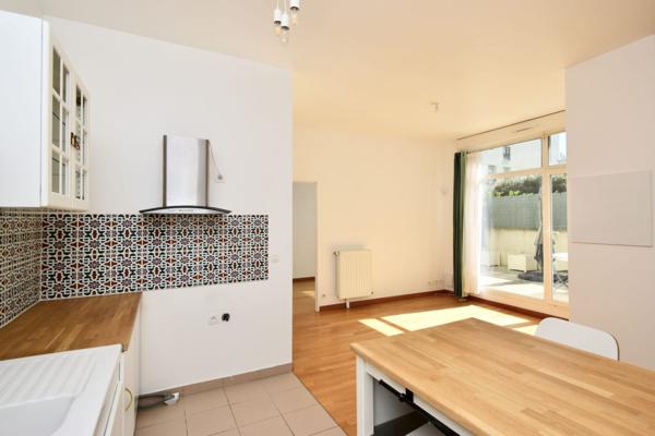 Agréable deux pièces avec grande terrasse au calme , Gennevilliers