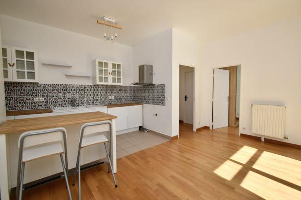 Agréable deux pièces avec grande terrasse au calme , Gennevilliers