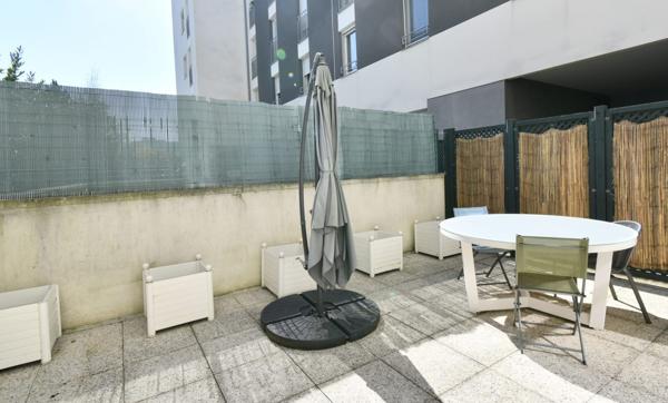Agréable deux pièces avec grande terrasse au calme , Gennevilliers