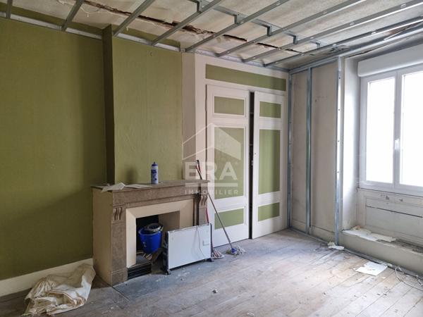 Appartement 3 pieces 75 m2 - Centre Amberieu - A Rénover