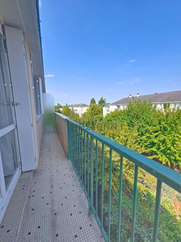 Appartement Tours 5 pieces 88 m2 - proche commodites - tram