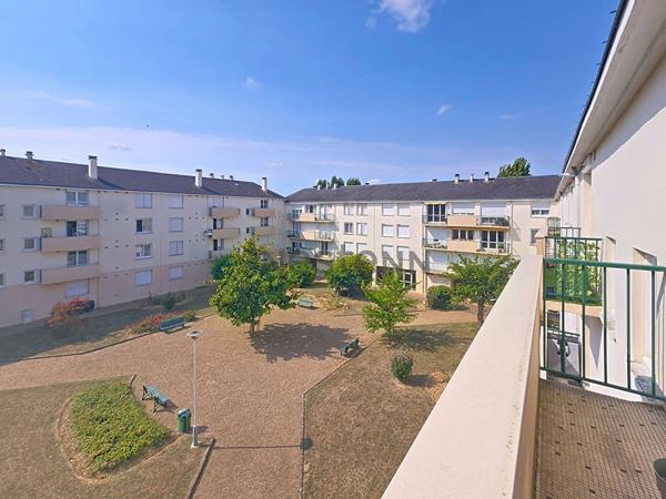 Appartement Tours 5 pieces 88 m2 - proche commodites - tram