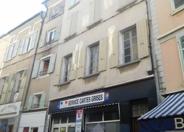 Immeuble à vendre    3 pièces •  Sisteron