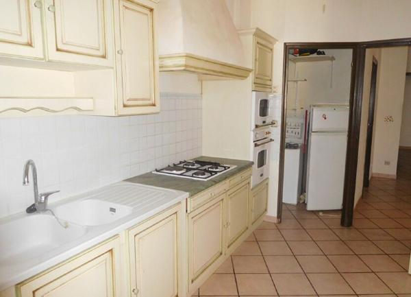 Immeuble à vendre    3 pièces •  Sisteron