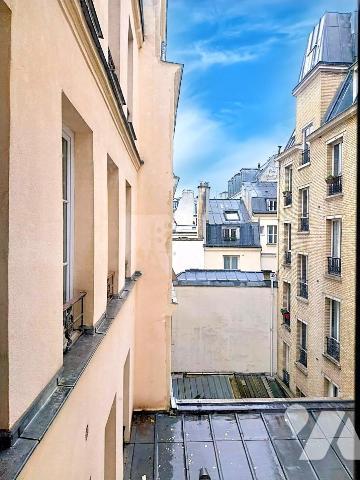 Beau 3P lumineux sur cour quartier du Marais